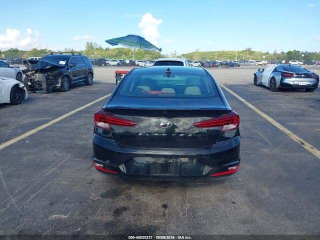 2020 HYUNDAI ELANTRA SEL 17