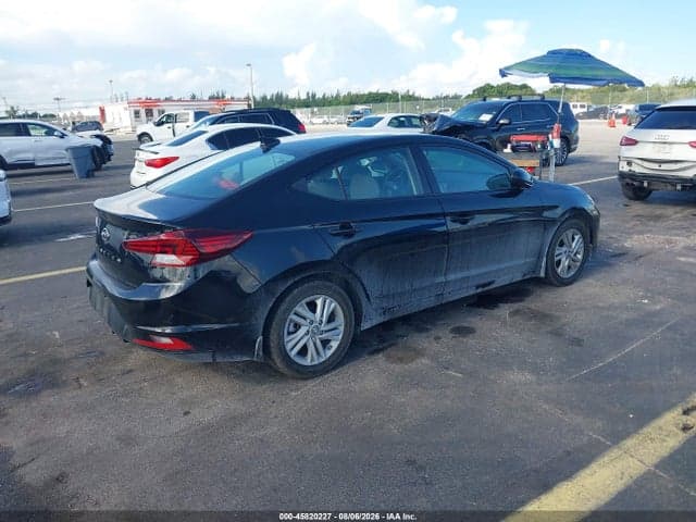 2020 HYUNDAI ELANTRA SEL 4