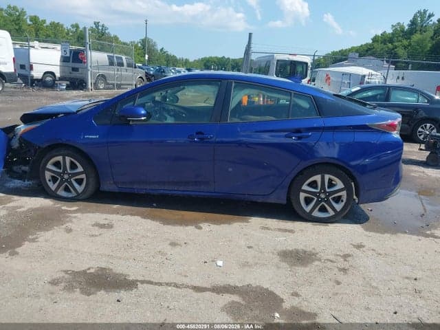 2017 TOYOTA PRIUS THREE TOURING 14
