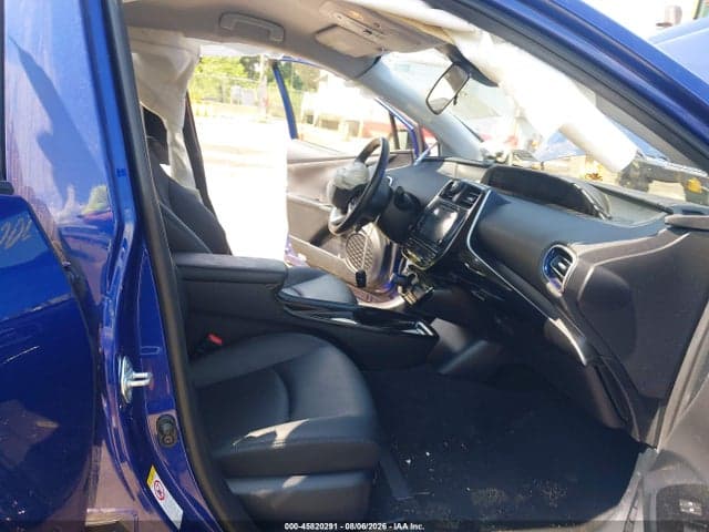 2017 TOYOTA PRIUS THREE TOURING 5