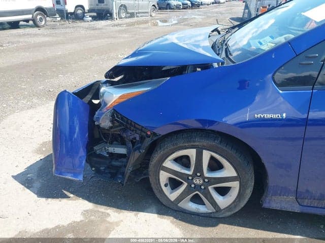 2017 TOYOTA PRIUS THREE TOURING 6