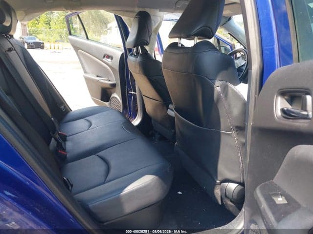 2017 TOYOTA PRIUS THREE TOURING 8