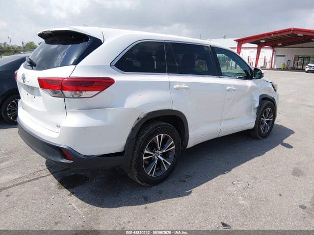 2017 TOYOTA HIGHLANDER LE PLUS 4