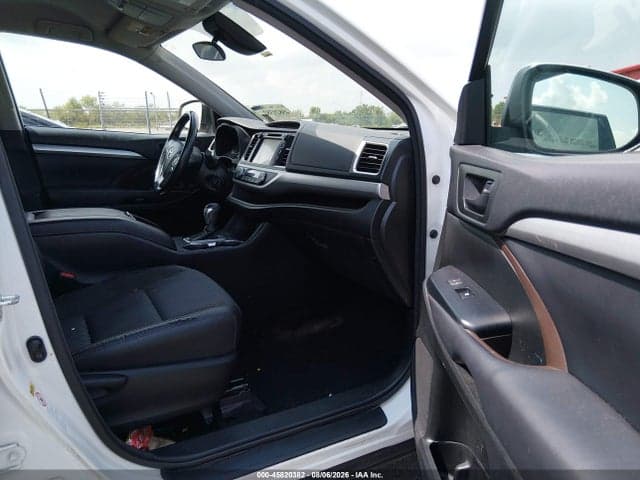 2017 TOYOTA HIGHLANDER LE PLUS 5