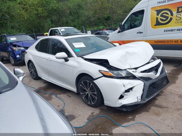 2019 TOYOTA CAMRY SE - 1