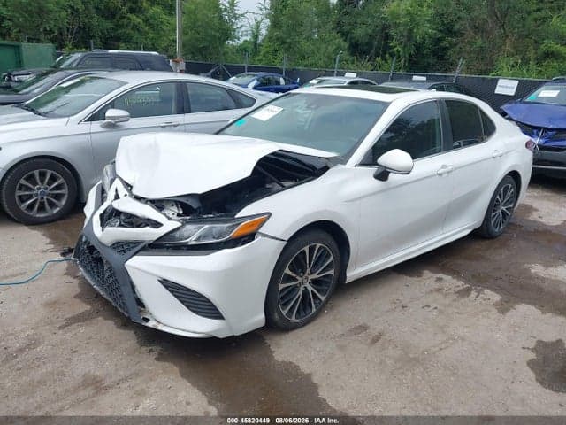 2019 TOYOTA CAMRY SE 2