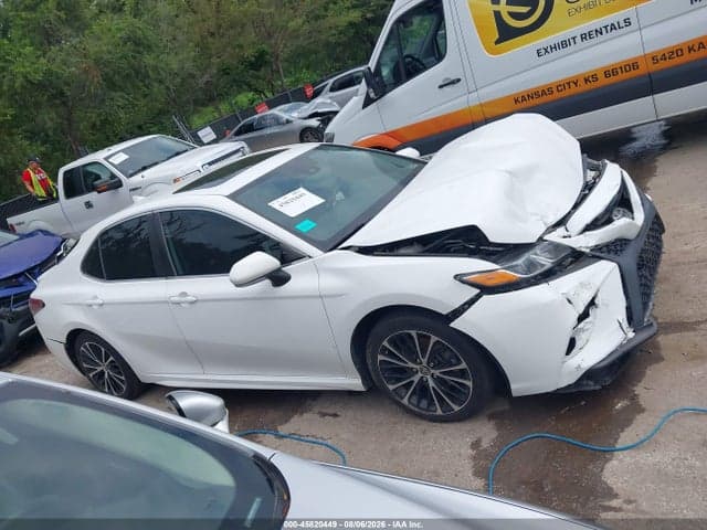 2019 TOYOTA CAMRY SE 14