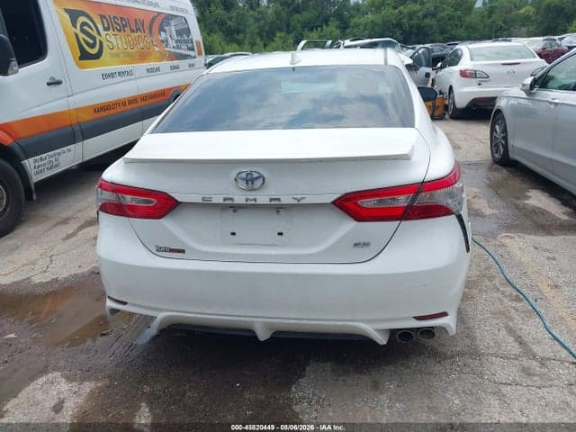 2019 TOYOTA CAMRY SE 17
