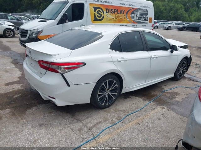 2019 TOYOTA CAMRY SE 4