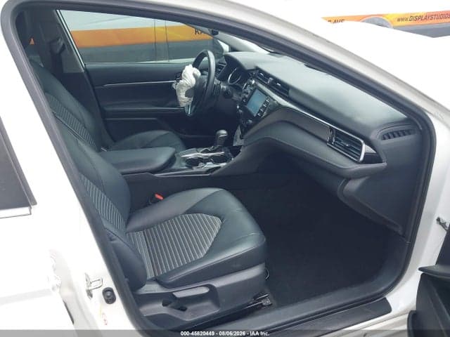 2019 TOYOTA CAMRY SE 5
