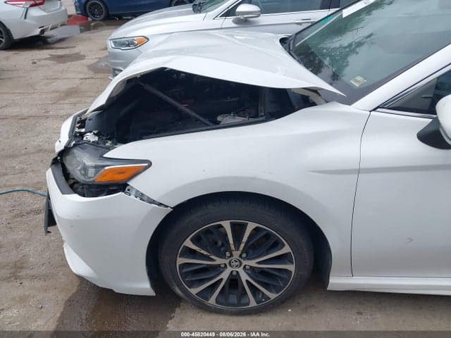 2019 TOYOTA CAMRY SE 6