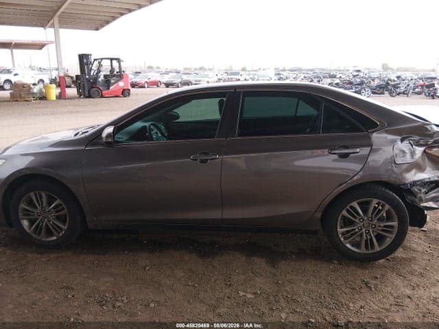 2017 TOYOTA CAMRY SE 15