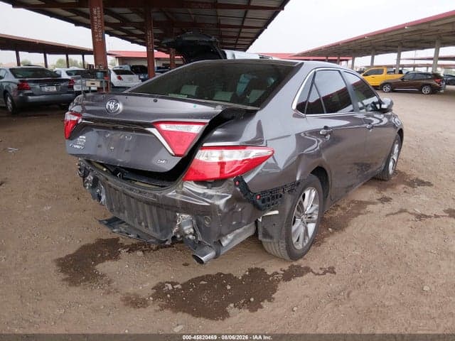2017 TOYOTA CAMRY SE 4