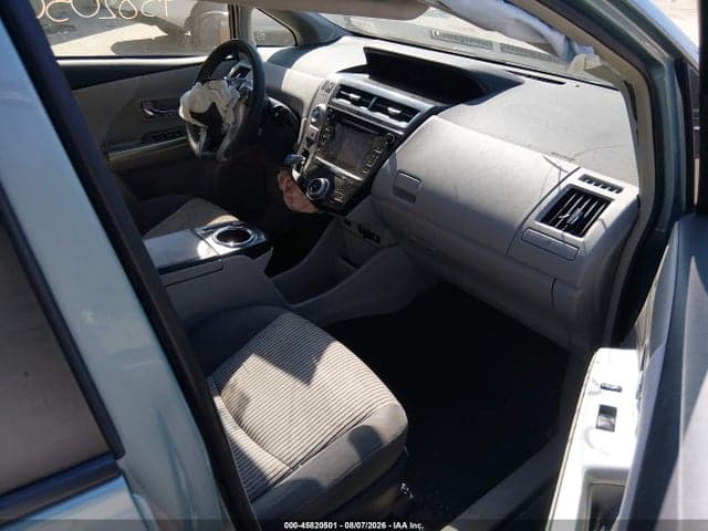 2017 TOYOTA PRIUS V TWO 5