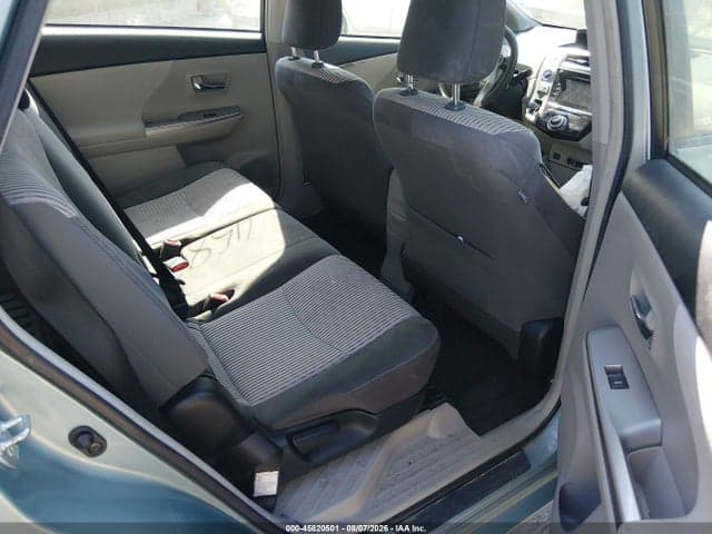 2017 TOYOTA PRIUS V TWO 8