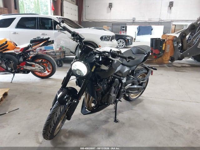 2026 TRIUMPH TRIDENT 900 2