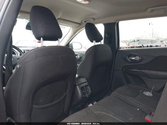 2017 JEEP CHEROKEE LATITUDE 4X4 8