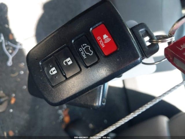2017 TOYOTA RAV4 SE 11
