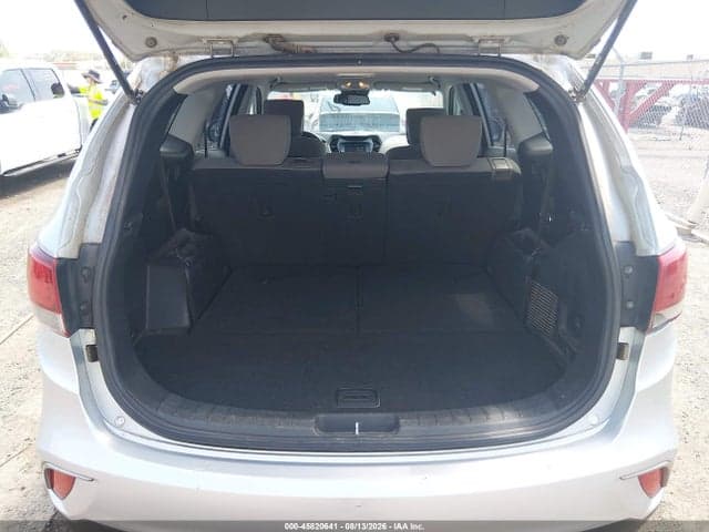 2017 HYUNDAI SANTA FE SE 16