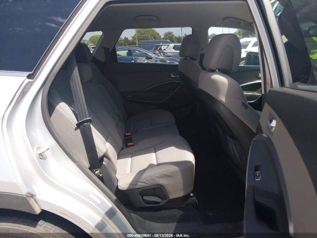 2017 HYUNDAI SANTA FE SE 8