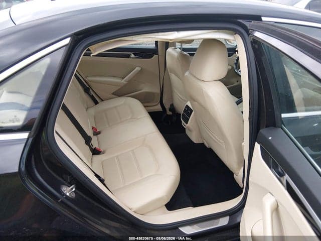 2019 VOLKSWAGEN PASSAT 2.0T SE R-LINE 8