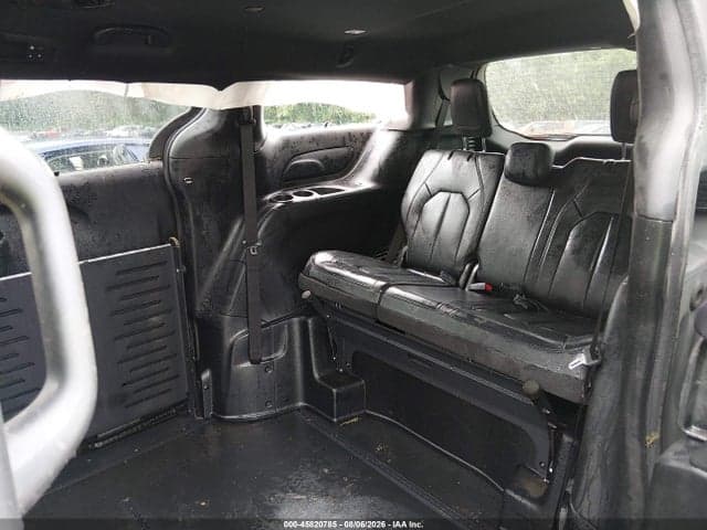 2022 CHRYSLER PACIFICA TOURING L 12