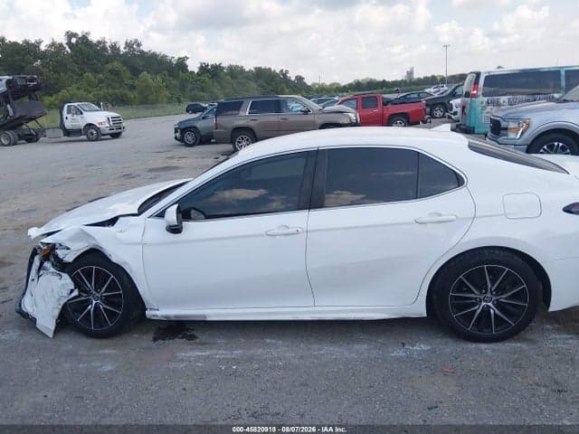 2021 TOYOTA CAMRY SE 14