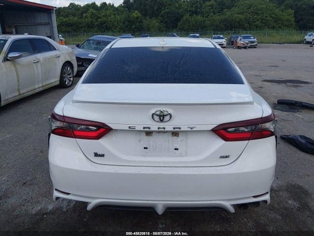 2021 TOYOTA CAMRY SE 16