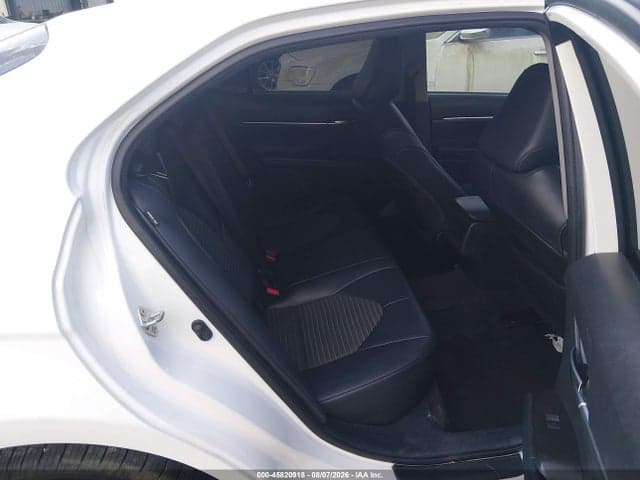 2021 TOYOTA CAMRY SE 8