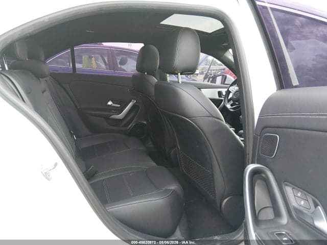 2019 MERCEDES-BENZ A 220 8