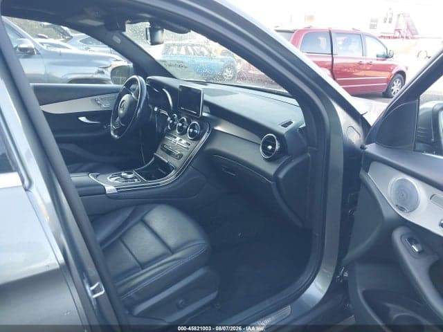 2019 MERCEDES-BENZ GLC 300 4MATIC 5