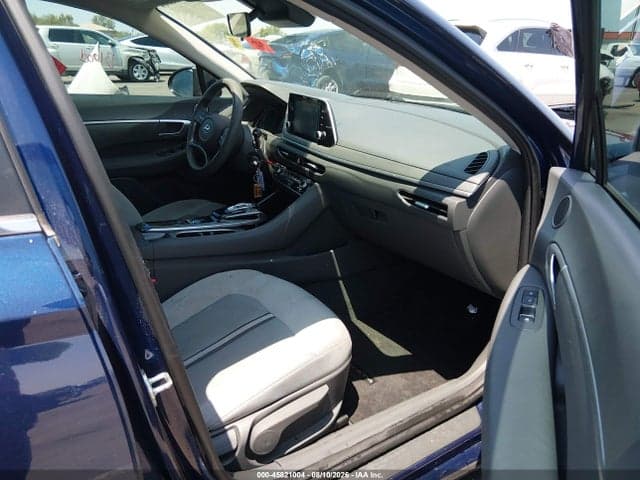 2021 HYUNDAI SONATA SE 4
