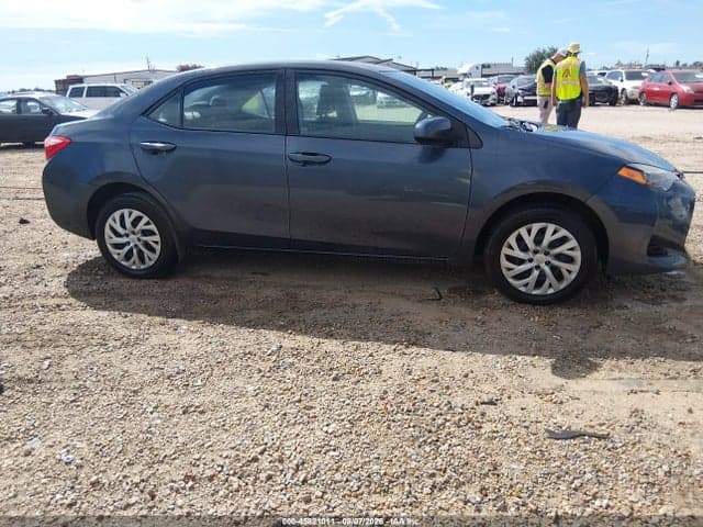 2017 TOYOTA COROLLA LE 13