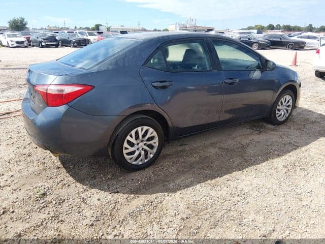 2017 TOYOTA COROLLA LE 4
