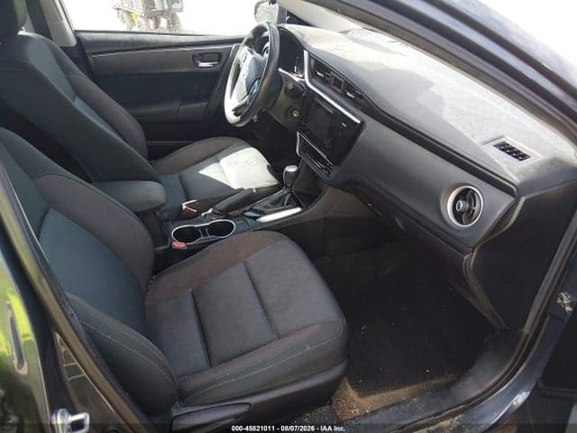 2017 TOYOTA COROLLA LE 5