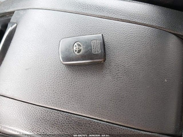 2019 TOYOTA HIGHLANDER SE 11