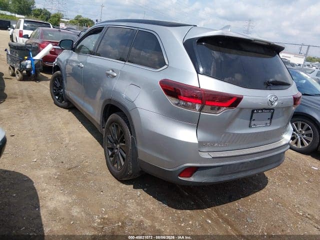 2019 TOYOTA HIGHLANDER SE 3