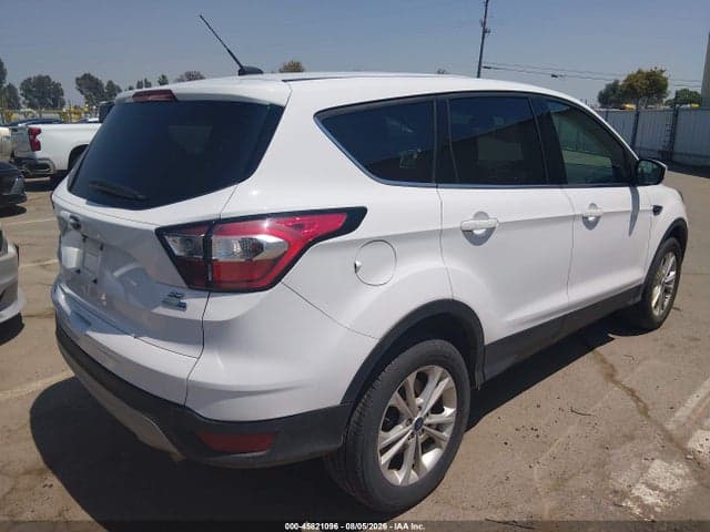 2017 FORD ESCAPE SE 4