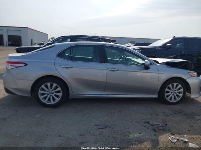 2018 TOYOTA CAMRY LE 13