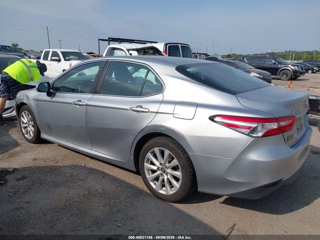 2018 TOYOTA CAMRY LE 14