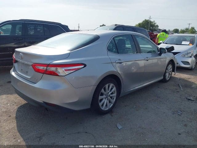 2018 TOYOTA CAMRY LE 4