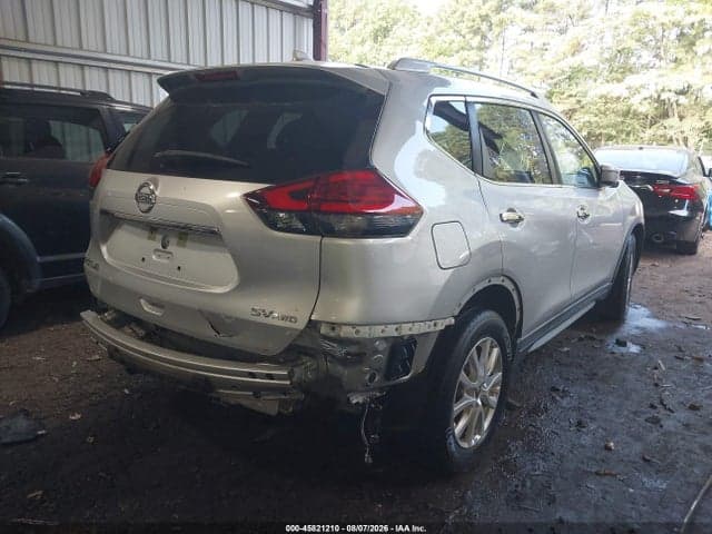 2017 NISSAN ROGUE SV 4