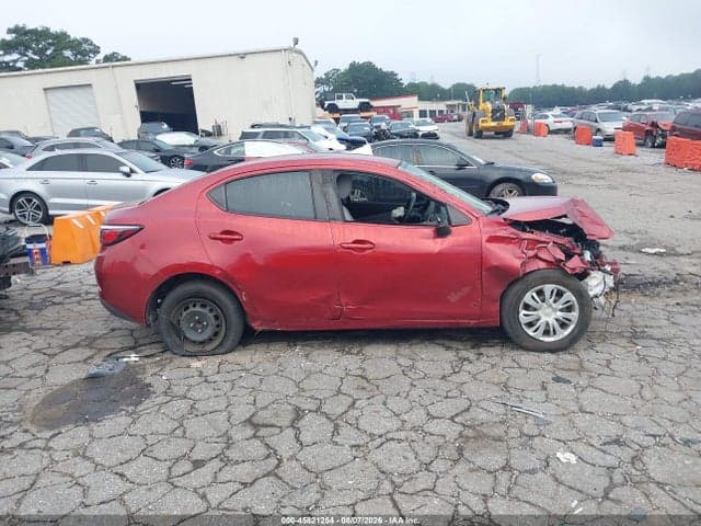 2019 TOYOTA YARIS L 13