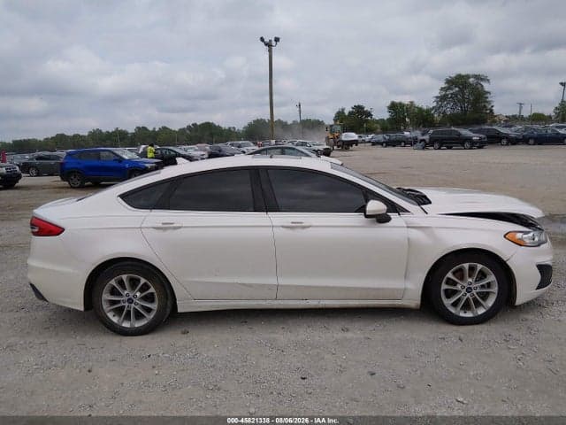 2020 FORD FUSION SE 13