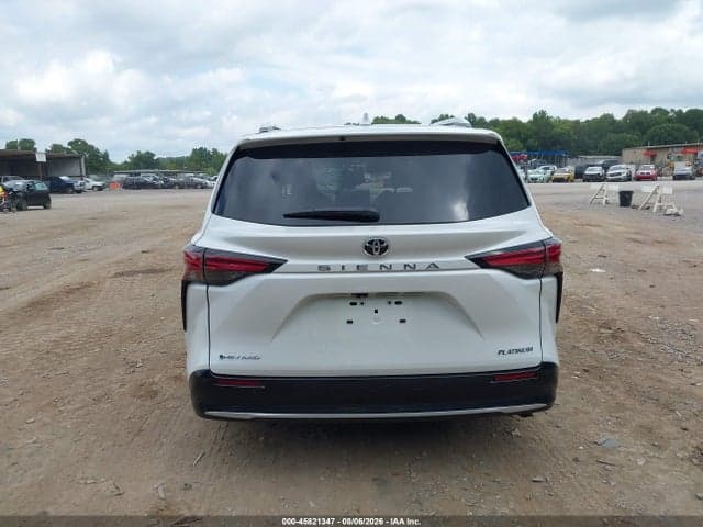 2026 TOYOTA SIENNA PLATINUM 16
