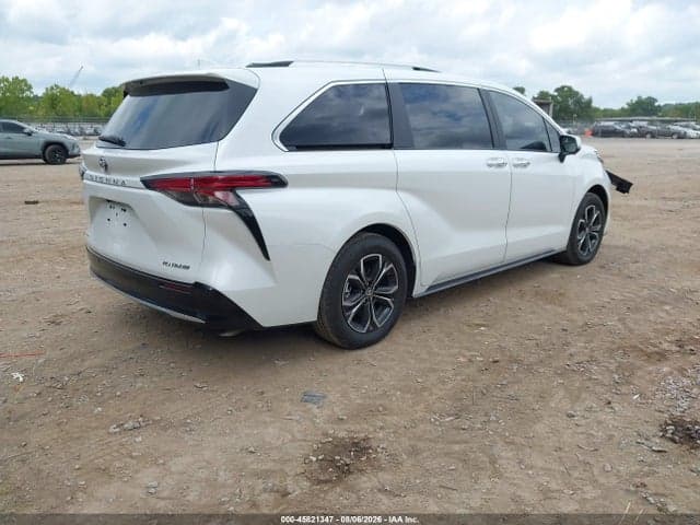 2026 TOYOTA SIENNA PLATINUM 4