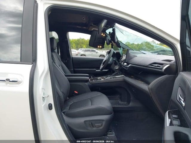 2026 TOYOTA SIENNA PLATINUM 5