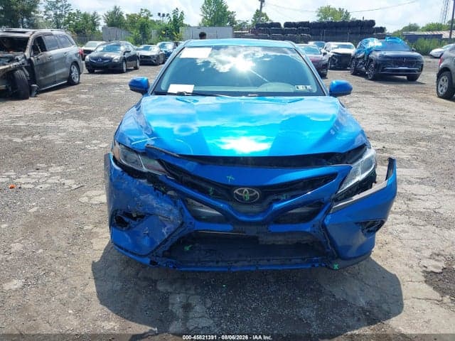 2018 TOYOTA CAMRY SE 11