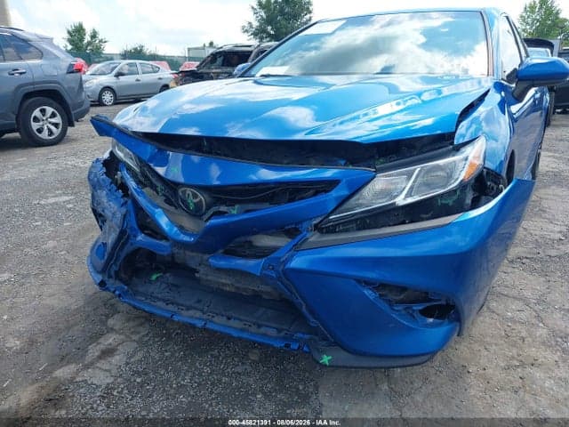 2018 TOYOTA CAMRY SE 6
