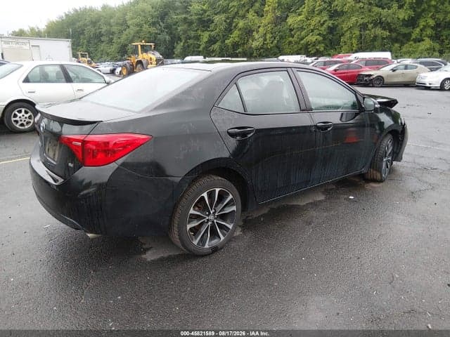 2017 TOYOTA COROLLA SE 4